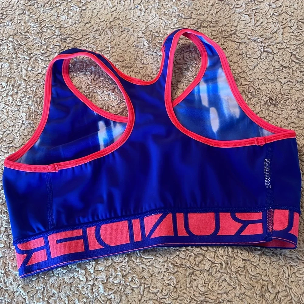 UNDER ARMOUR Sports Bra - size Med - Picture 8 of 11
